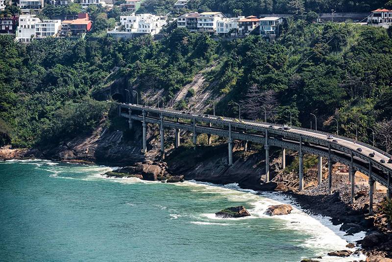 Novo Elevado do Joá já tem buracos no asfalto