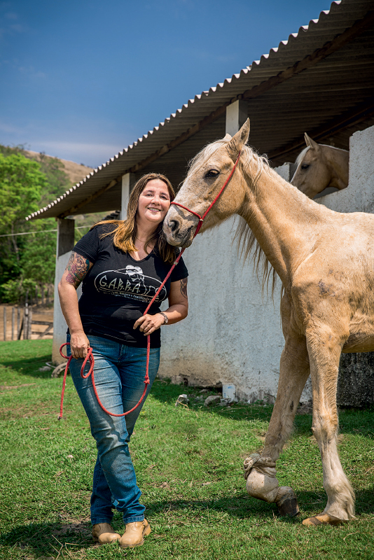 Renata Prieto criou projeto de proteção a animais vítimas de maus-tratos
