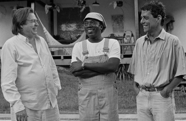 Tom Jobim, Milton Nascimento e Chico Buarque em ensaio na casa de Tom, em dezembro de 1989 Tom Jobim, Milton Nascimento e Chico Buarque em ensaio na casa de Tom, em dezembro de 1989