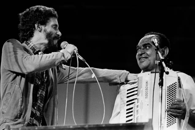 Gonzaguinha e Luiz Gonzaga em show de Gonzaguinha no Canecão Gonzaguinha e Luiz Gonzaga em show de Gonzaguinha no Canecão