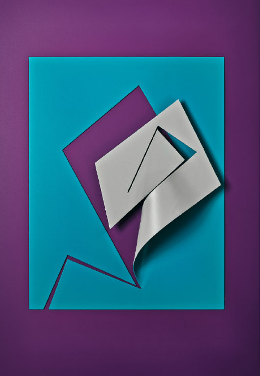 Ferreira Gullar exibe colagens tridimensionais