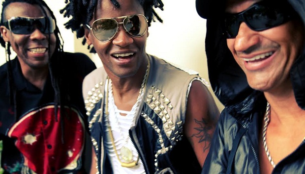 Cidade Negra e DJ Marcelinho da Lua fazem show gratuito no Arpoador