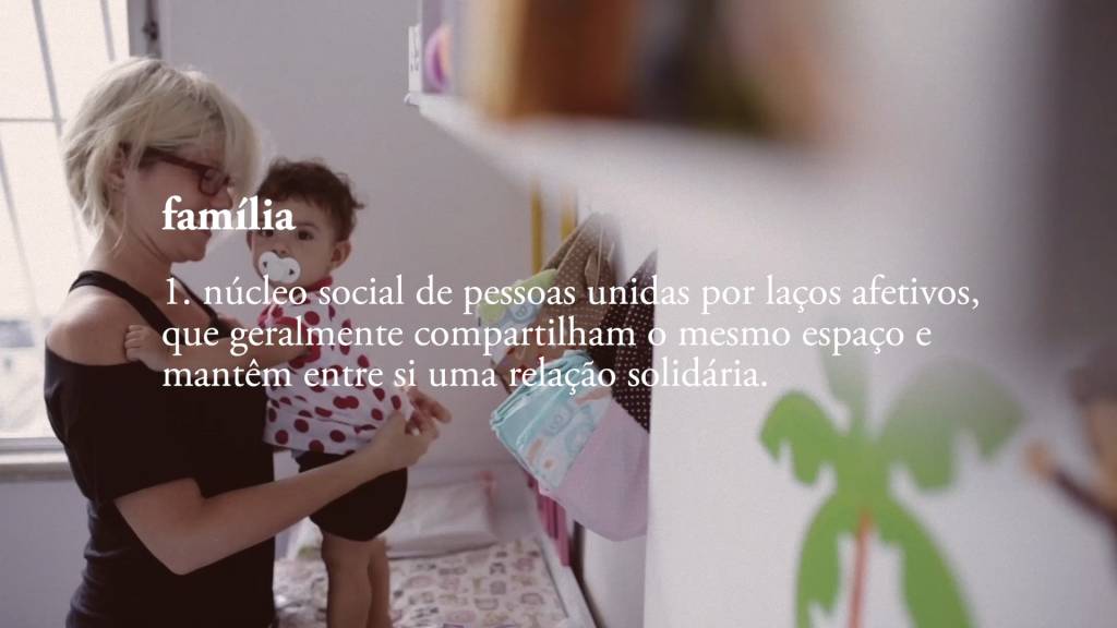 Dicionário muda significado de família após mobilização virtual