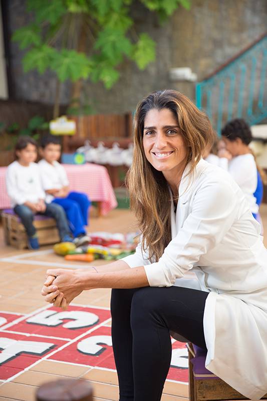 Cynthia Howlett ministra palestras sobre alimentação em escolas