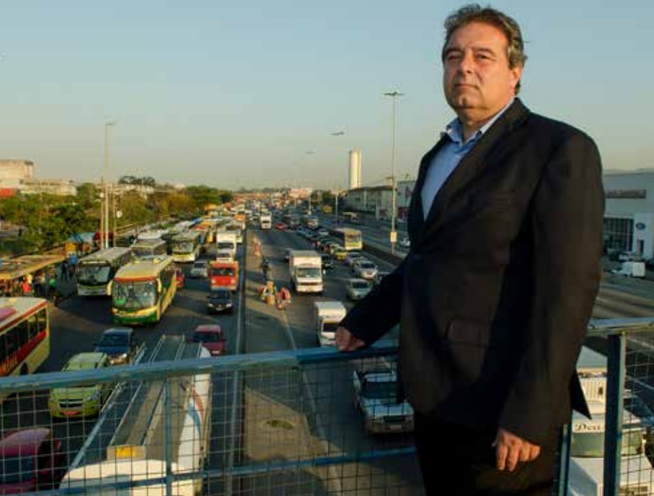 Em obras até 2017, avenida Brasil vira dor de cabeça para cariocas