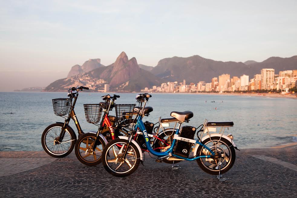 Marca empresta bicicletas elétricas gratuitamente a cariocas