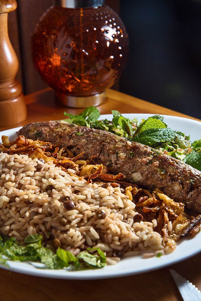 Árabe tradicional, Al Kuwait abre a primeira filial