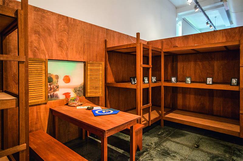 Mostra revela desenhos surpreendentes feitos por meninas judias no Holocausto