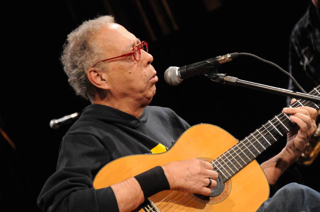 Jards Macalé canta em abertura de festival no Rio