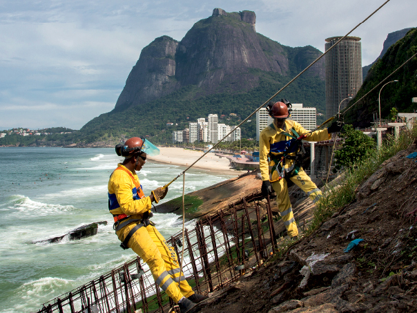 Obras interditam avenida Niemeyer na noite desta terça