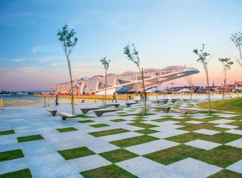 Reinauguração da Praça Mauá cria nova área de lazer
