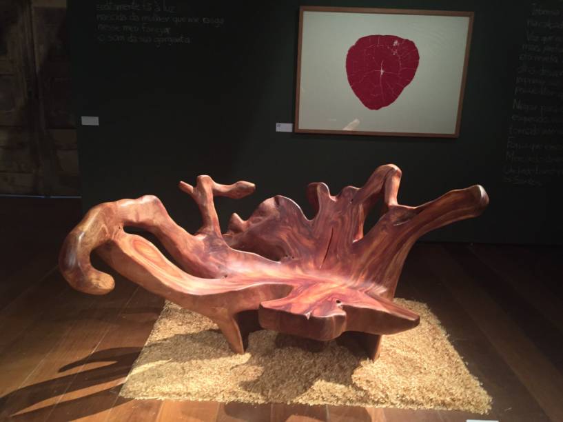 Chaise Mogno, de Hugo França Chaise Mogno, de Hugo França