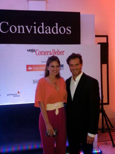 O ator portugu&ecirc;s Paulo Rocha e a mulher Juliana Pereira