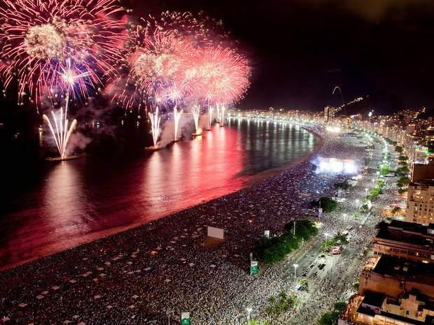 Hotéis sugerem que Rio descentralize réveillon para evitar aglomeração