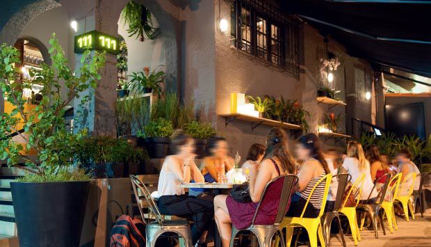 Complex Esquina 111: eleito nas categorias Gastrobar, Carta de drinques, Para paquerar e Melhor barman, com Rafael Rodrigues Complex Esquina 111: eleito nas categorias Gastrobar, Carta de drinques, Para paquerar e Melhor barman, com Rafael Rodrigues