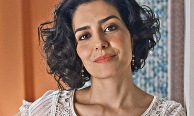 Leticia Sabatella se irrita com campanha de Aécio e desmente vídeo