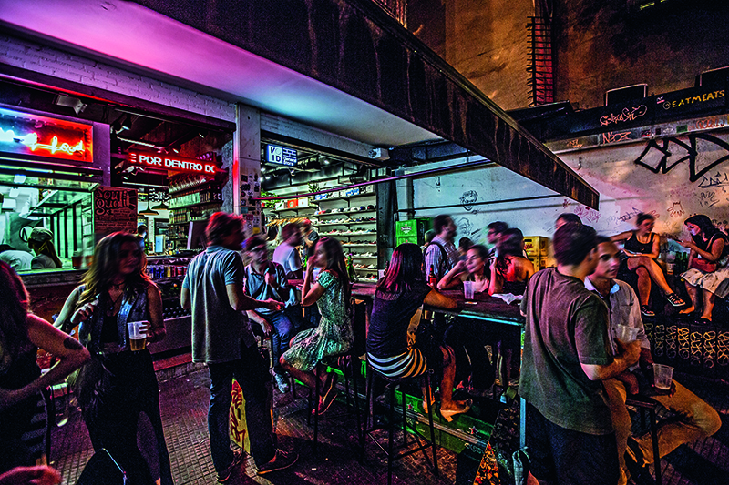 Dois endereços de Botafogo disputam a clientela alternativa