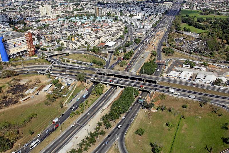 Obras mudam o trânsito na Avenida Brasil no domingo (13)