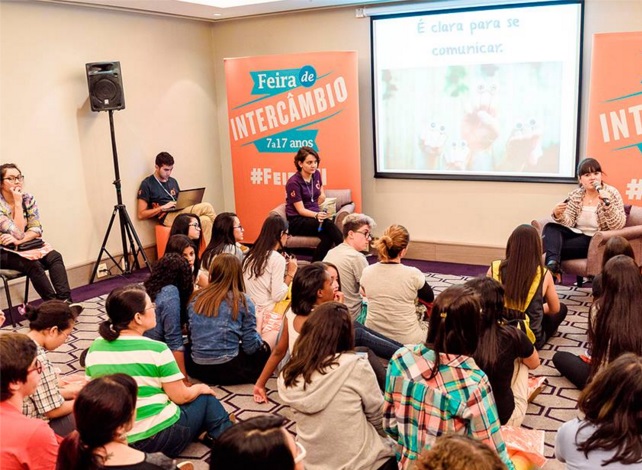 Feira tira dúvidas sobre programas de intercâmbio