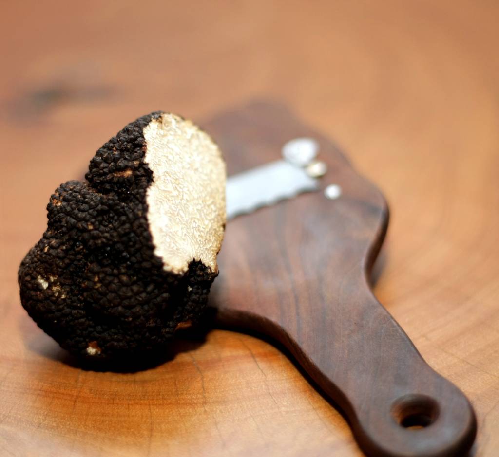 Três casas que servem trufas pretas frescas