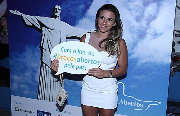 A ginasta Jade Barbosa tamb&eacute;m apoia o projeto Rio de Bra&ccedil;os Abertos<br>