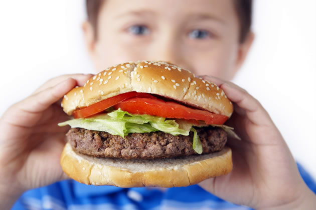 Vigilância Sanitária lança campanha contra obesidade infantil