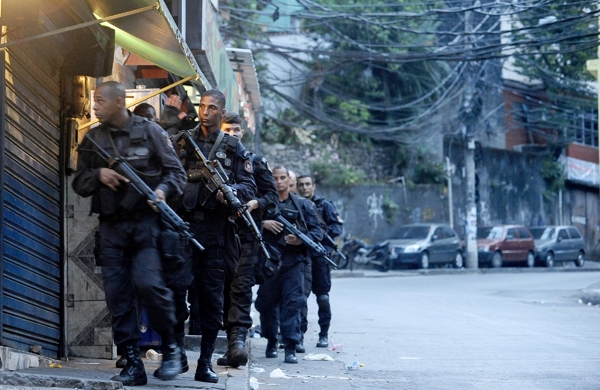 Intervenção federal não impede disparada de mortes por ações policiais