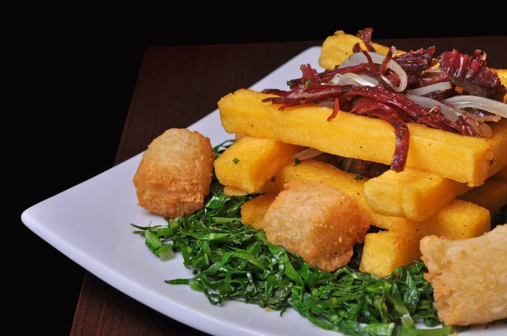 Um roteiro por casas especializadas na culinária nacional