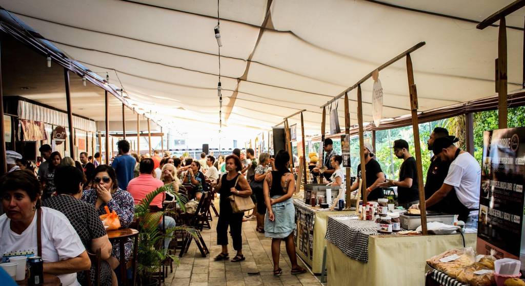 Tijuca Tênis Clube recebe edição solidária do Armazém4