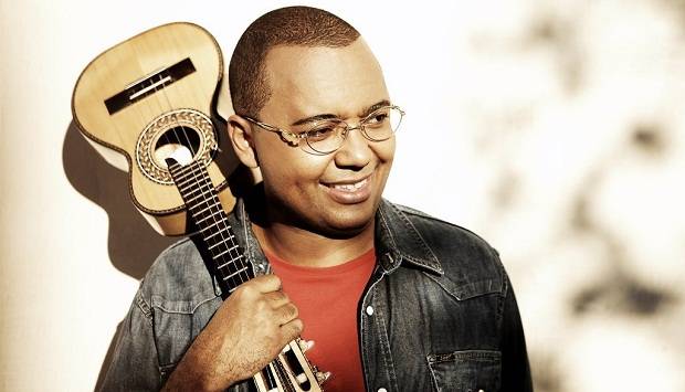Dudu Nobre faz show gratuito em Oswaldo Cruz