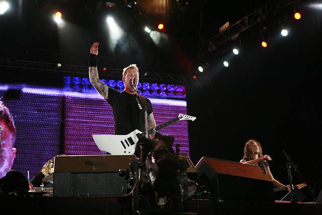 Rock in Rio é transmitido em telão no Parque Madureira