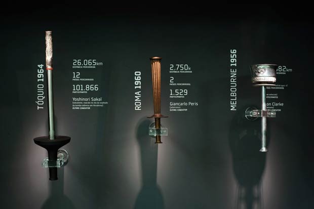 Tochas Olímpicas dos Jogos de Tóquio (1964), Roma (1960) e Melbourne (1956).<br> Tochas Olímpicas dos Jogos de Tóquio (1964), Roma (1960) e Melbourne (1956).<br>