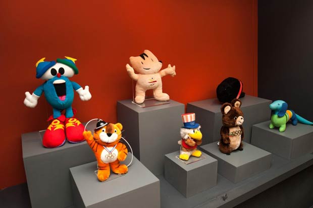 Mascotes de diversas edições dos Jogos Olímpicos<br> Mascotes de diversas edições dos Jogos Olímpicos<br>