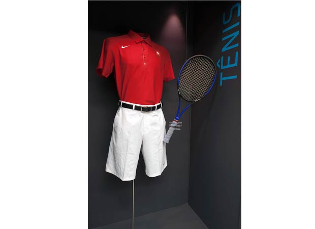 Uniforme utilizado pelo tenista Roger Federer na conquista do ouro em Pequim, 2008<br> Uniforme utilizado pelo tenista Roger Federer na conquista do ouro em Pequim, 2008<br>