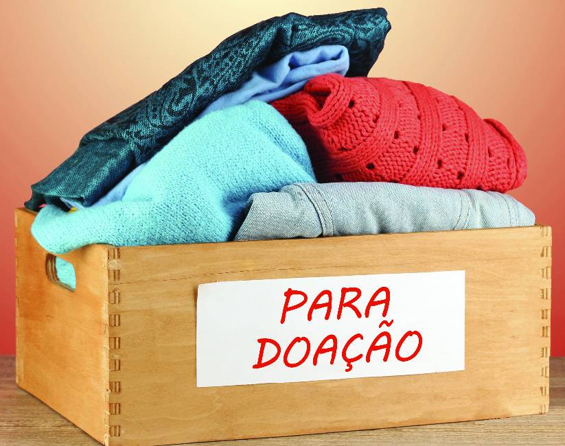 Colégio incentiva doação de agasalho em pontos da cidade