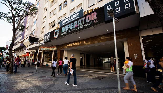 Carioca passa a pagar meia nos teatros da Prefeitura