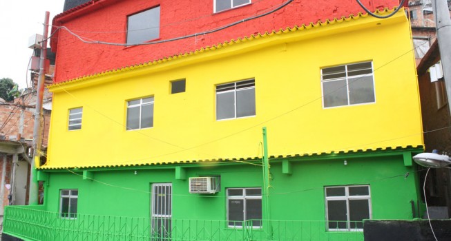 AfroReggae retoma as atividades no Morro do Alemão