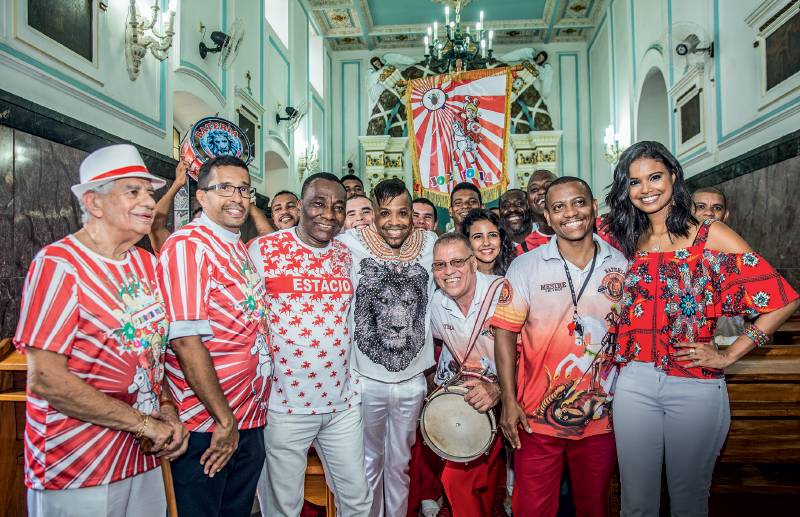 Ao apoiar enredo sobre São Jorge, Igreja faz as pazes com o Carnaval