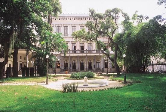 Tour guiado visita pontos históricos do Catete