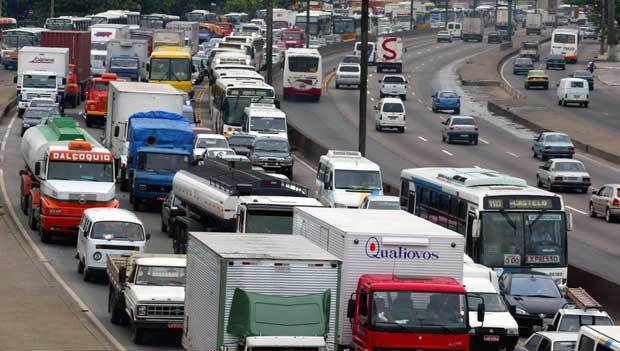 Obras mudam trânsito na avenida Brasil a partir de sábado