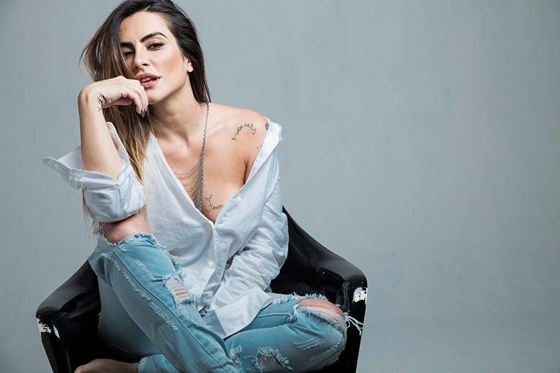 Cleo Pires vira fenômeno na internet ao falar de sexo e drogas sem pudor