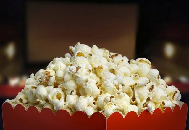 Como funciona promoção da Cinemark que enche baldes de pipoca por 19 reais