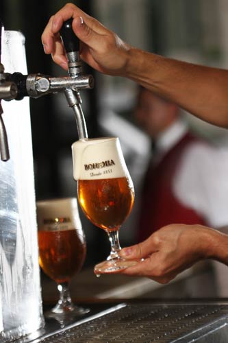 Exclusivo, com colarinho