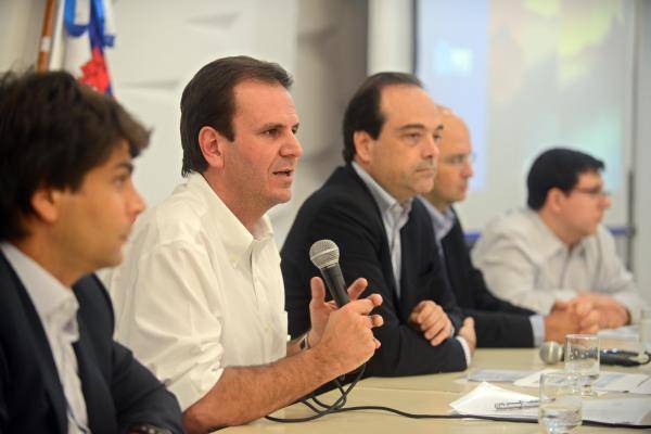 Prefeitura promete transparência em concessões de ônibus