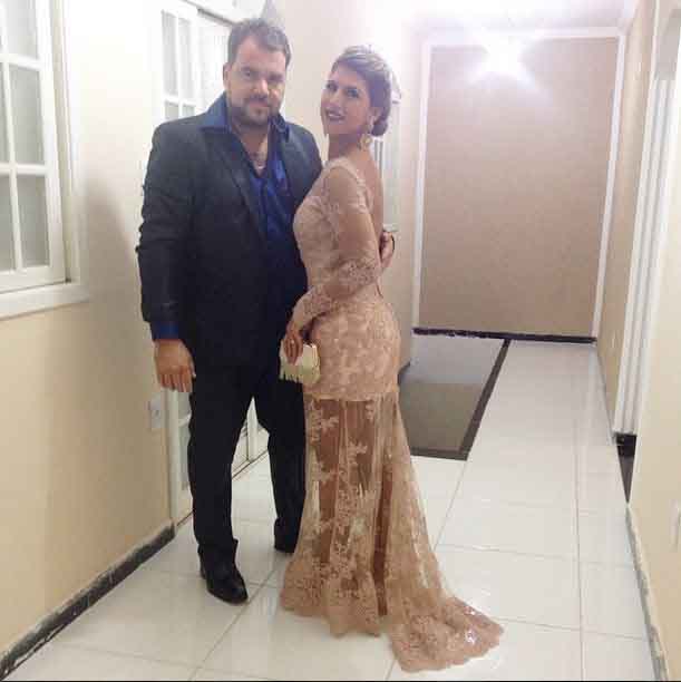 Suzana, a irmã do noivo, e o marido Suzana, a irmã do noivo, e o marido