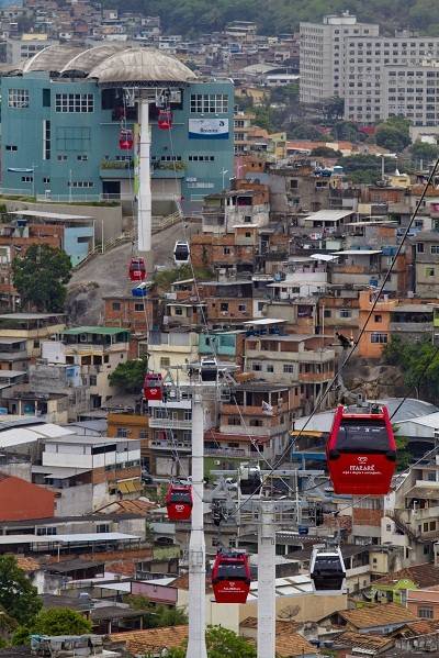 Complexo do Alemão ganha biblioteca ecológica