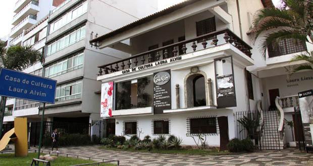 Casa de Cultura Laura Alvim lança curso de teatro em ambiente acessível