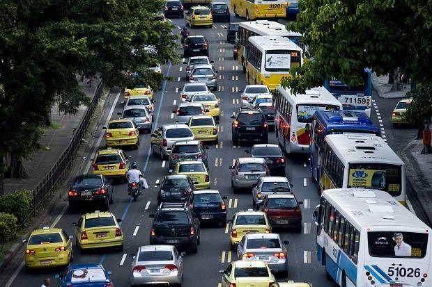 Transporte público é a opção mais lenta para se deslocar no Rio