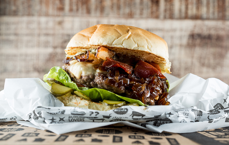 Mania, hambúrgueres ganham novas e inventivas receitas