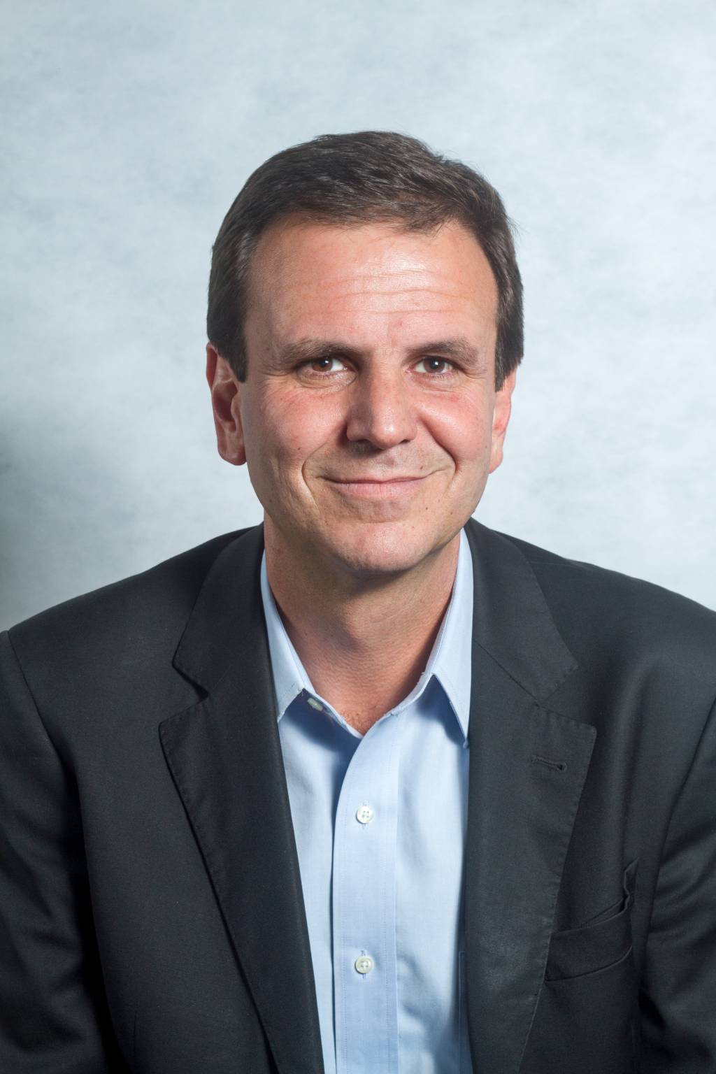 Eduardo Paes compõe samba para Maricá